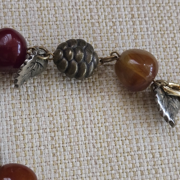 Faux Ambe Bead Necklace Leaves 18" Fall Colors Silver and Gold tone - Picture 6 of 10